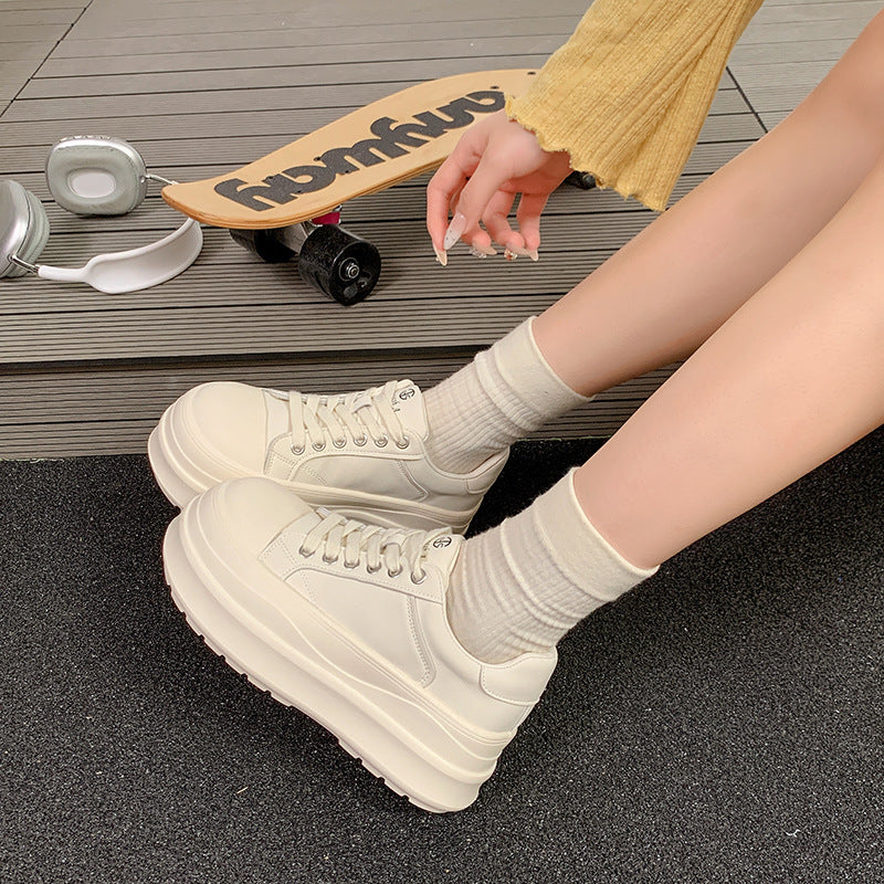 Damen modische Plateau Sneakers mit robustem Obermaterial und detaillierter Schnürung R&B