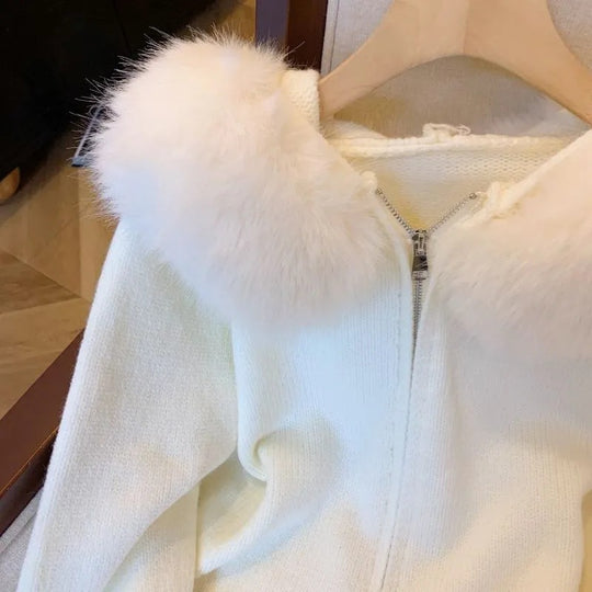 Damen Strickjacke mit abnehmbarer Kunstfellkapuze und enganliegendem Schnitt R&B