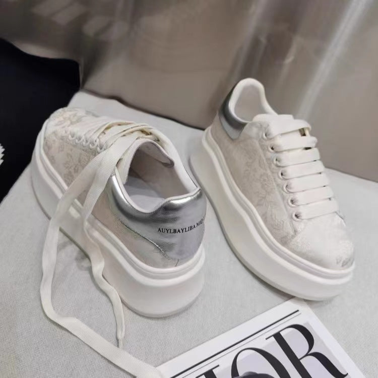 Damen Sneakers mit elegantem floralem Design und dicker Laufsohle R&B
