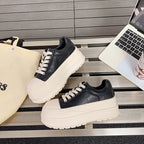 Damen modische Plateau Sneakers mit robustem Obermaterial und detaillierter Schnürung R&B
