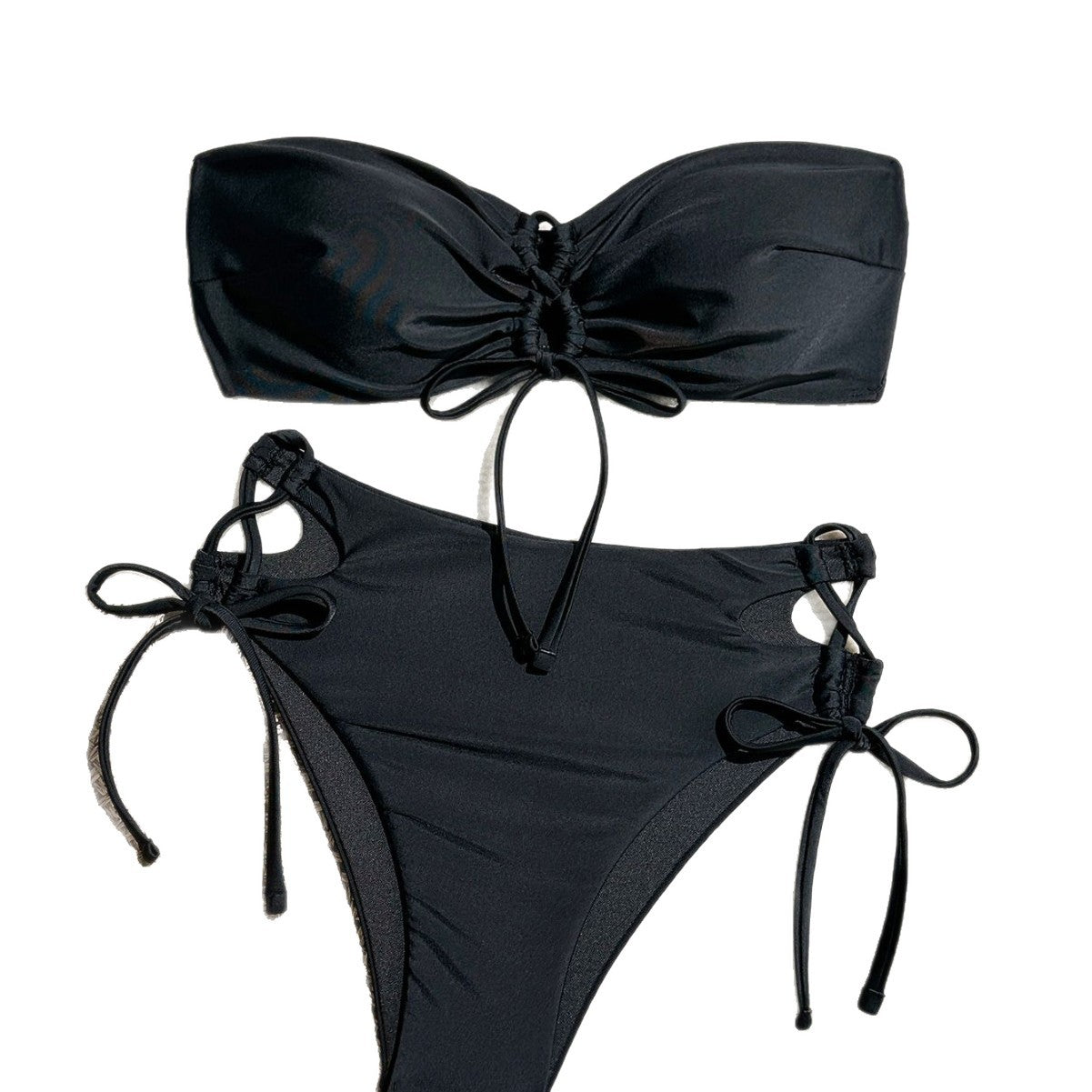 Damen hochgeschnittener Bandeau-Bikini mit eleganten Raffungselementen R&B