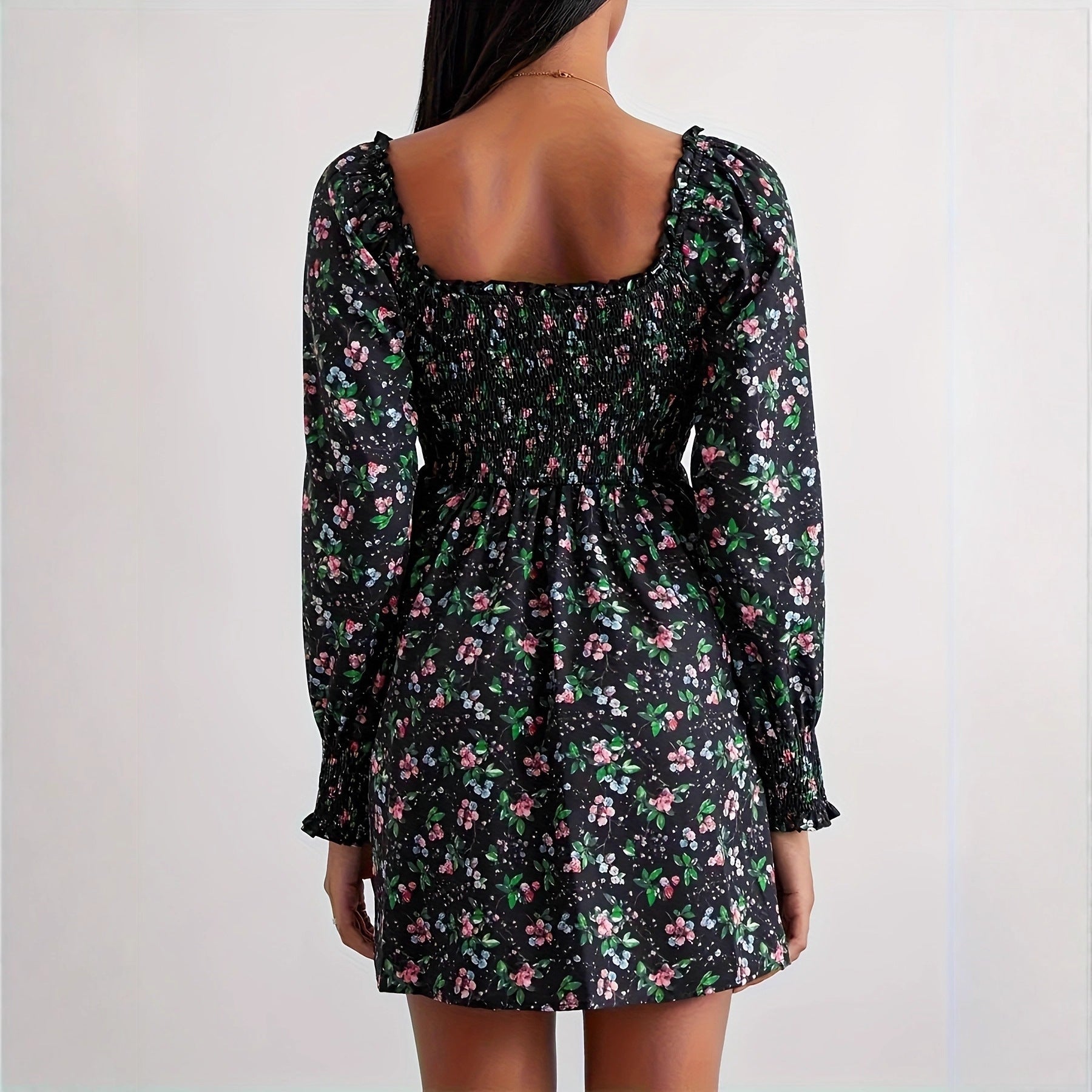 Damen Blumenkleid mit Smock-Details und schwingendem Saum R&B