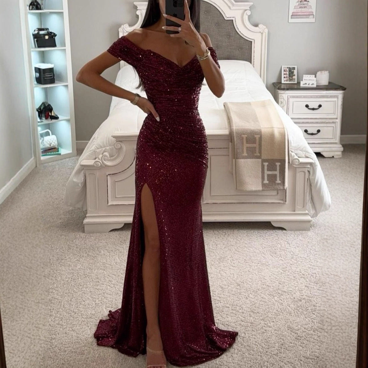 Damen Glamouröses Abendkleid mit schulterfreiem Schnitt und schimmerndem Stoff R&B