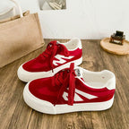 Damen Sneaker im sportlichen Retro-Look mit modischen Akzenten