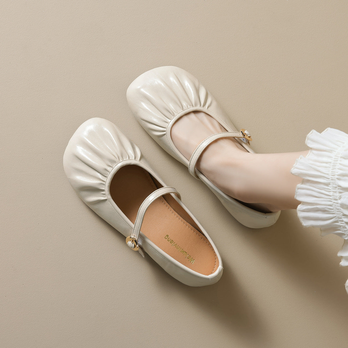 Damen Ballerinas mit modischem Riemchen und eleganter Faltenoptik