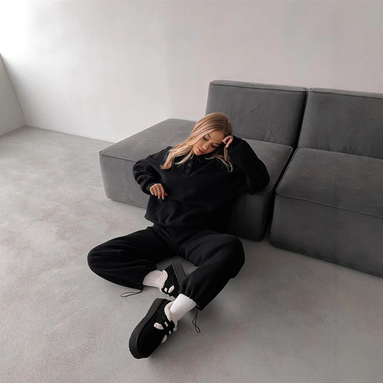 Damen lässiges Sweatshirt- und weite Jogginghose-Set mit modernem Kragen R&B
