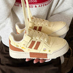 Damen trendige Sneakers mit lustigen Motiv-Details R&B