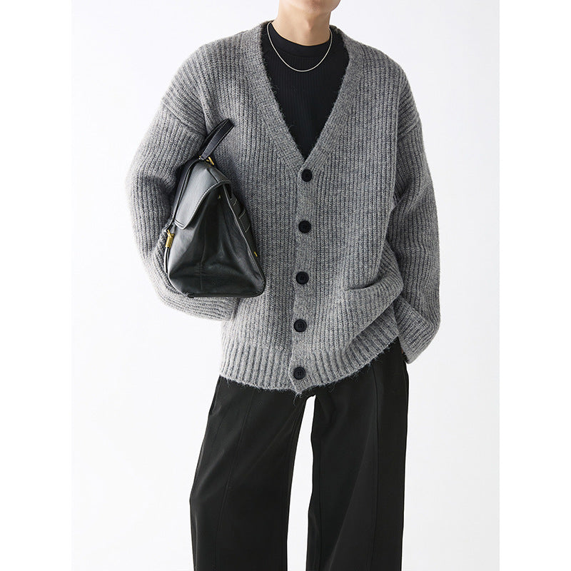 Herren Grobstrickjacke mit praktischen Taschen und stylischem Design