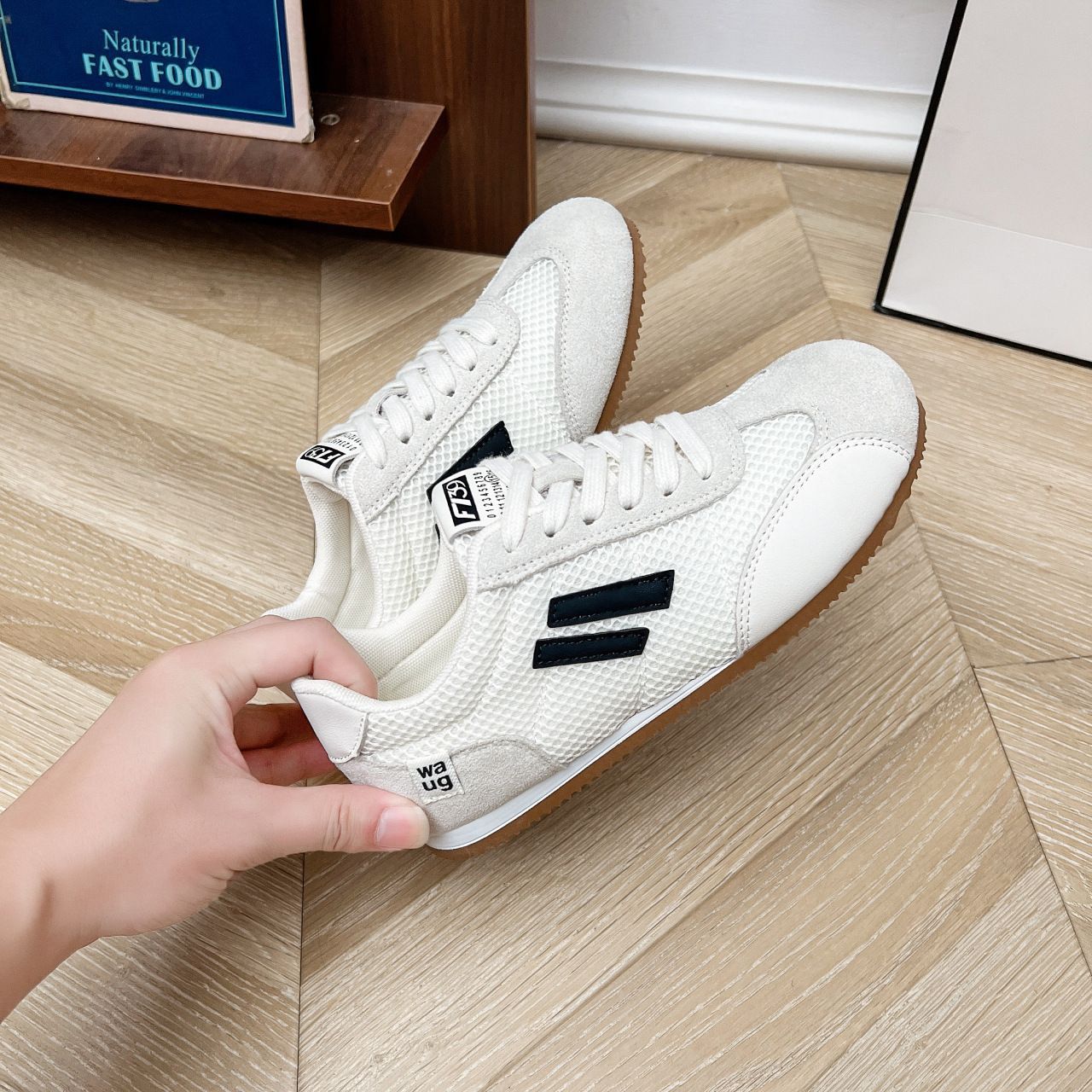 Damen Freizeit Sneakers mit atmungsaktiver Oberflächenstruktur und robustem Laufsohlenprofil R&B