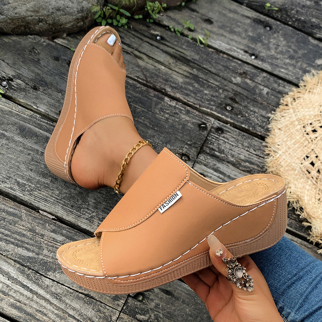 Damen Wedge-Pantoletten mit elegantem Schnitt und modischem Riemendesign R&B