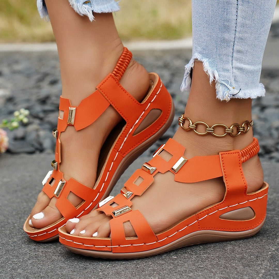 Damen modische Sandalen mit dekorativem Riemendesign und elegantem Schmuckdetail R&B