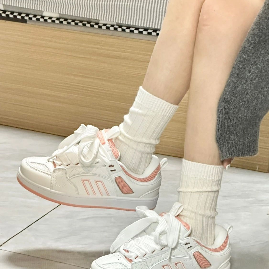 Damen Sportliche Sneakers mit praktischer Schnürung und atmungsaktiver Mesh-Oberfläche