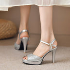 Damen glitzernde High Heelsandaletten mit elegantem Riemen