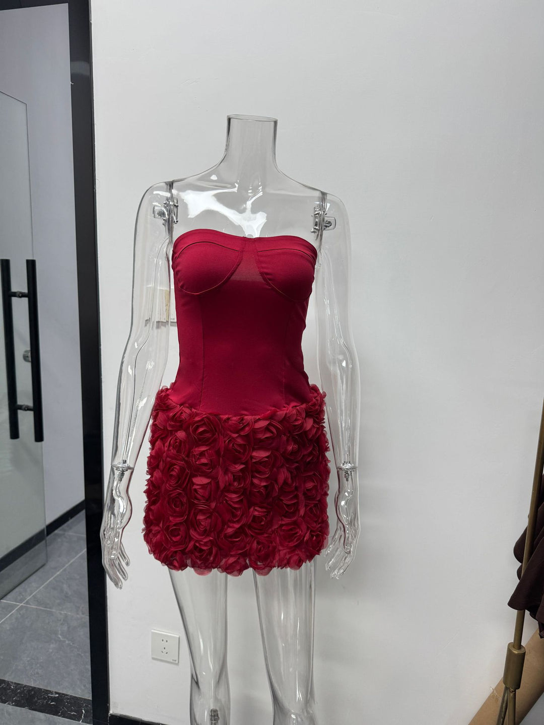 Damen Sexy Minikleid mit Blumenapplikationen und herzförmigem Ausschnitt R&B
