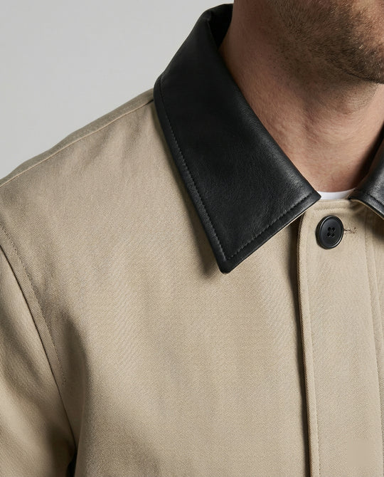 Herren kastenförmige Kurzjacke im Blousonstil mit Kontrastkragen in Lederoptik und seitlichen Eingrifftaschen R&B