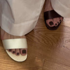 Damen Mules mit breitem Riemen und komfortablem Fußbett