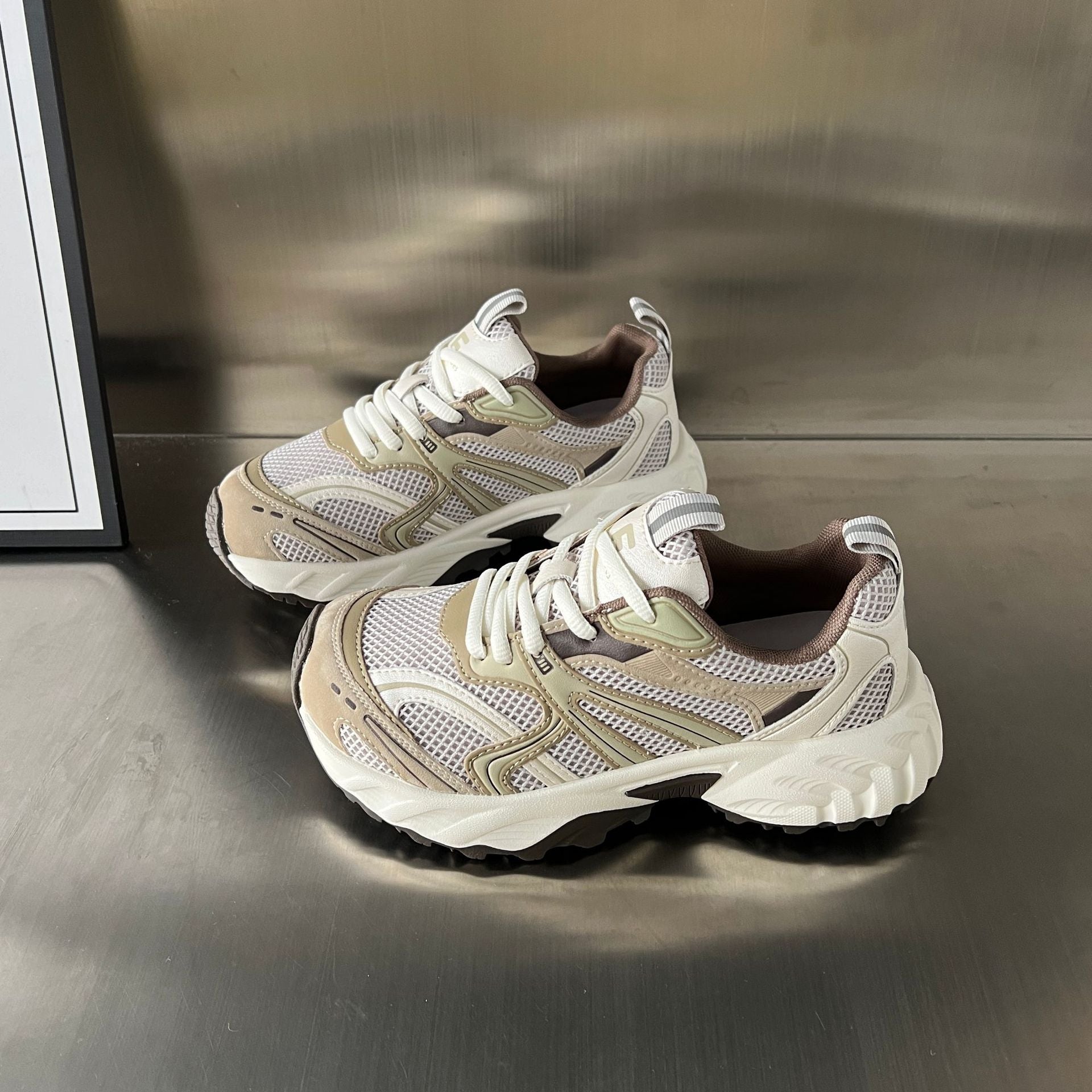 Damen Sportliche Sneakers mit robustem Profil und atmungsaktivem Obermaterial R&B