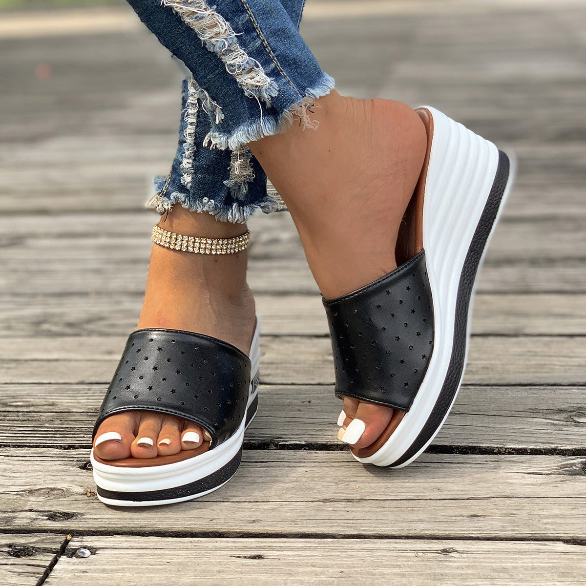 Damen Glamouröse Wedge-Pantoletten mit schimmerndem Obermaterial und bequemer Sohle