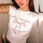 Damen Crop-Top mit kreativem Schleifenmotiv und inspirierendem Schriftzug R&B