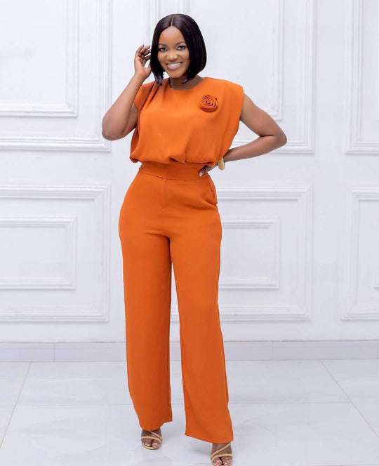 Damen eleganter All-in-One-Jumpsuit mit floralem Detail R&B