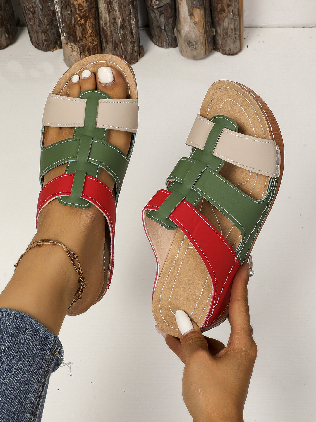 Damen Wedge-Pantoletten mit verstellbarem Riemendesign und gepolsterter Sohle R&B