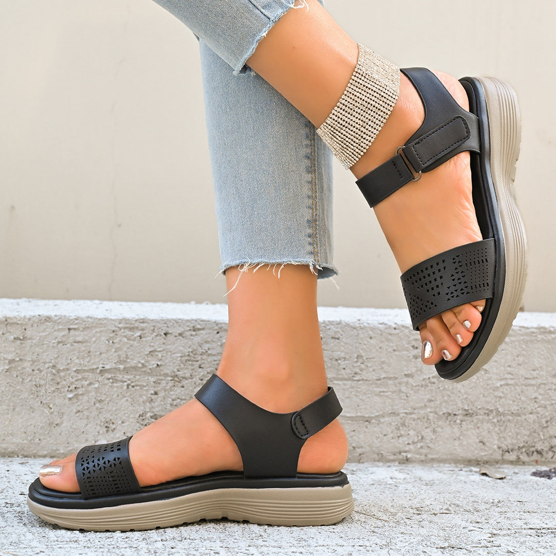 Damen Komfortable Riemensandalen mit perforiertem Design und verstellbarem Riemen R&B