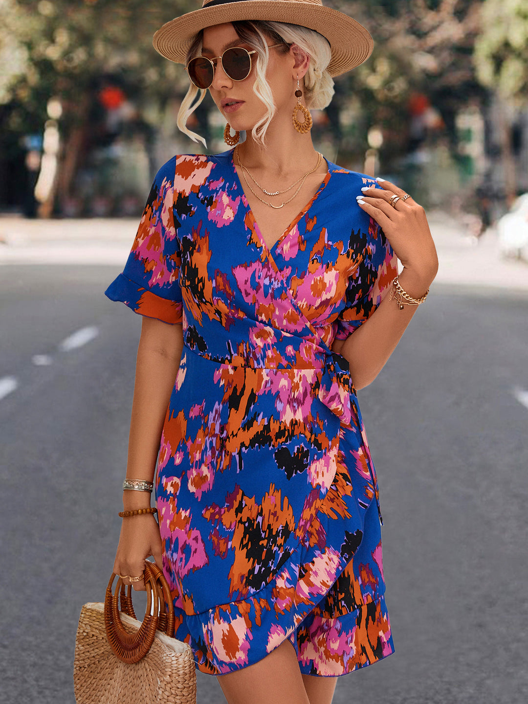 Damen Wickelkleid mit floralen Akzenten und elegantem Taillengurt R&B
