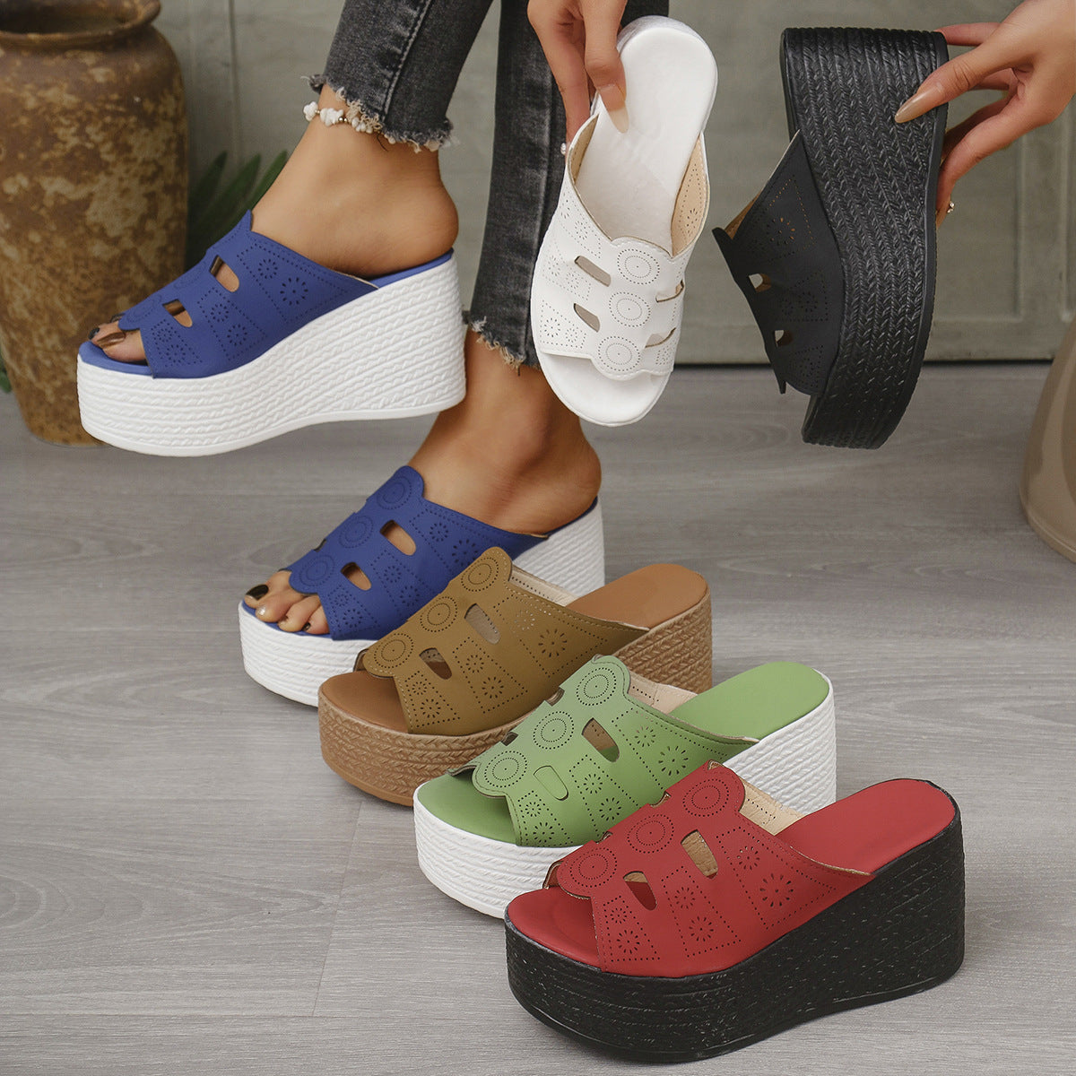 Damen Wedge-Pantoletten mit luftiger Lochstruktur und bequemer Fußbettung R&B