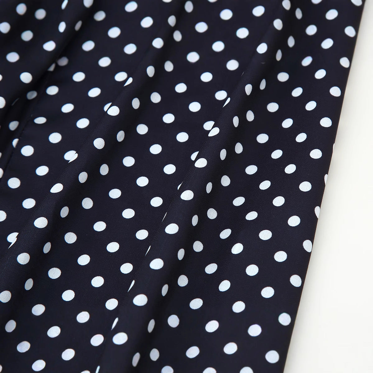 Damen Midikleid mit zarten Spaghetti-Trägern und verspieltem Polka-Dots-Design R&B