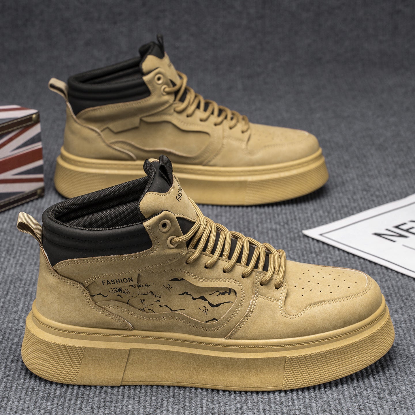 Damen Modische High-Top Sneakers mit einzigartigem Designelement R&B