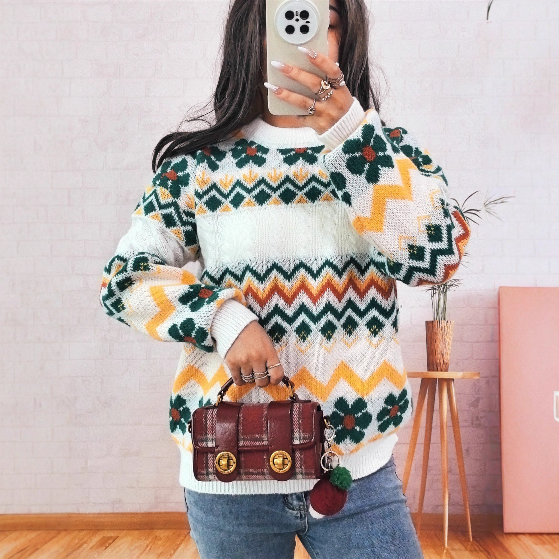 Damen Grobstrickpullover mit buntem Zickzackmuster und floralen Akzenten R&B