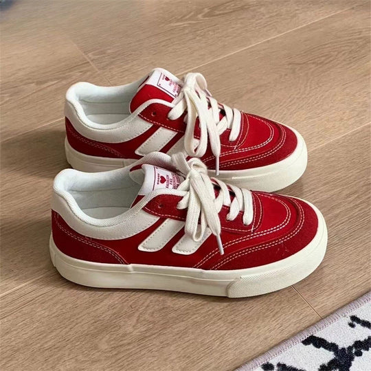 Damen Sneakers aus weichem Veloursleder mit rutschfester Sohle R&B
