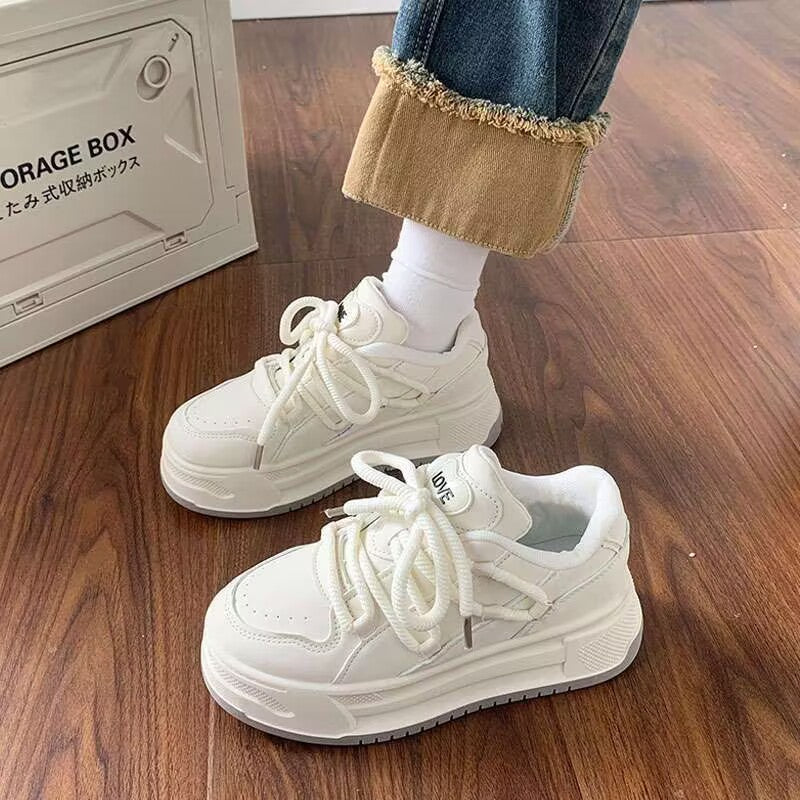 Damen Komfortable Chunky Sneakers mit dämpfender Sohle und innovativem Design R&B