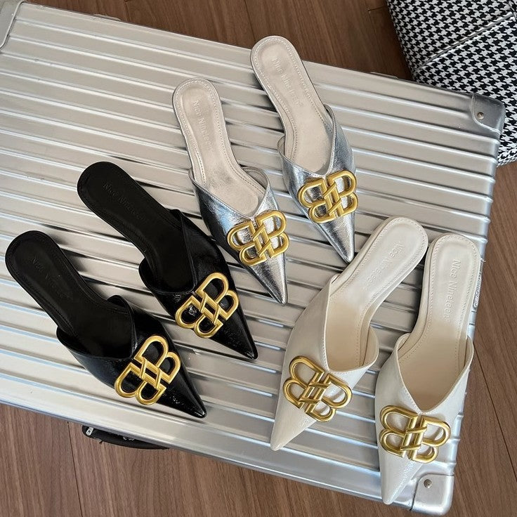Damen Elegante Mules mit spitzem Zehenbereich und dekorativem Schnallen-Detail R&B
