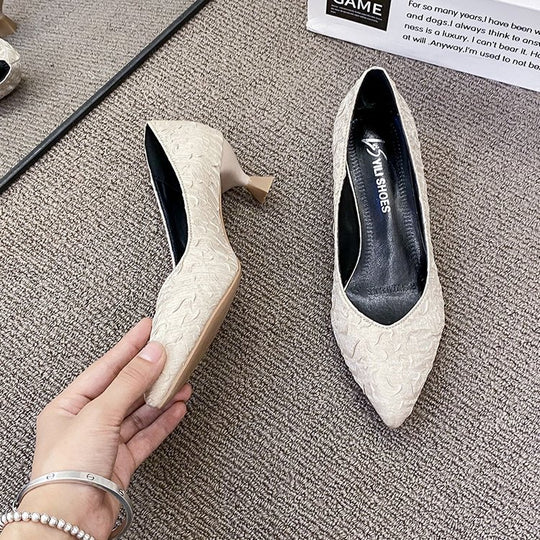 Damen elegante Spitzenpumps mit strukturiertem Obermaterial und dekorativem Blockabsatz R&B