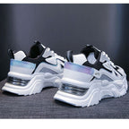Damen Sportliche Sneakers mit voluminöser Sohle und reflektierenden Akzenten