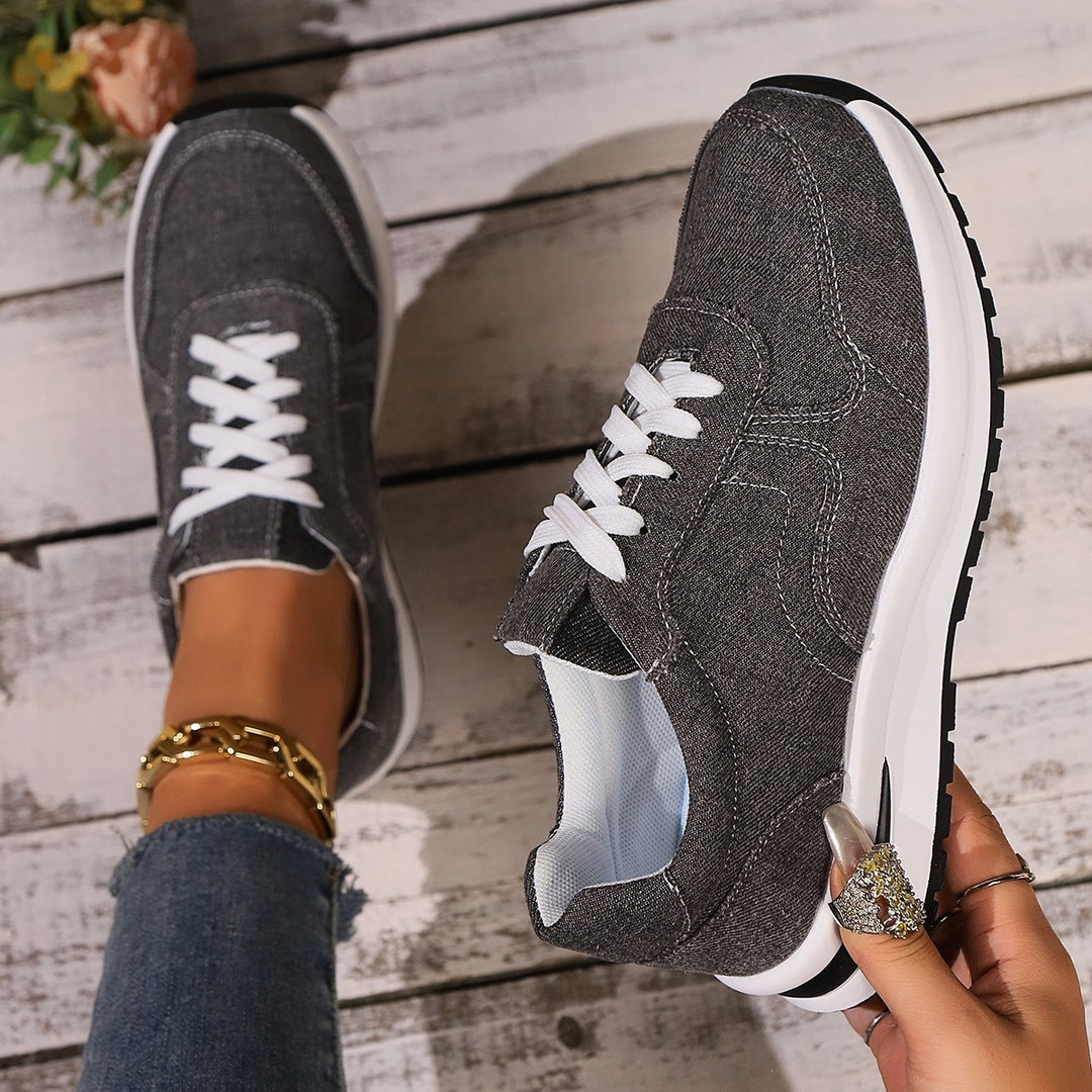 Damen Sportliche Sneaker mit atmungsaktivem Obermaterial und robustem Profil R&B