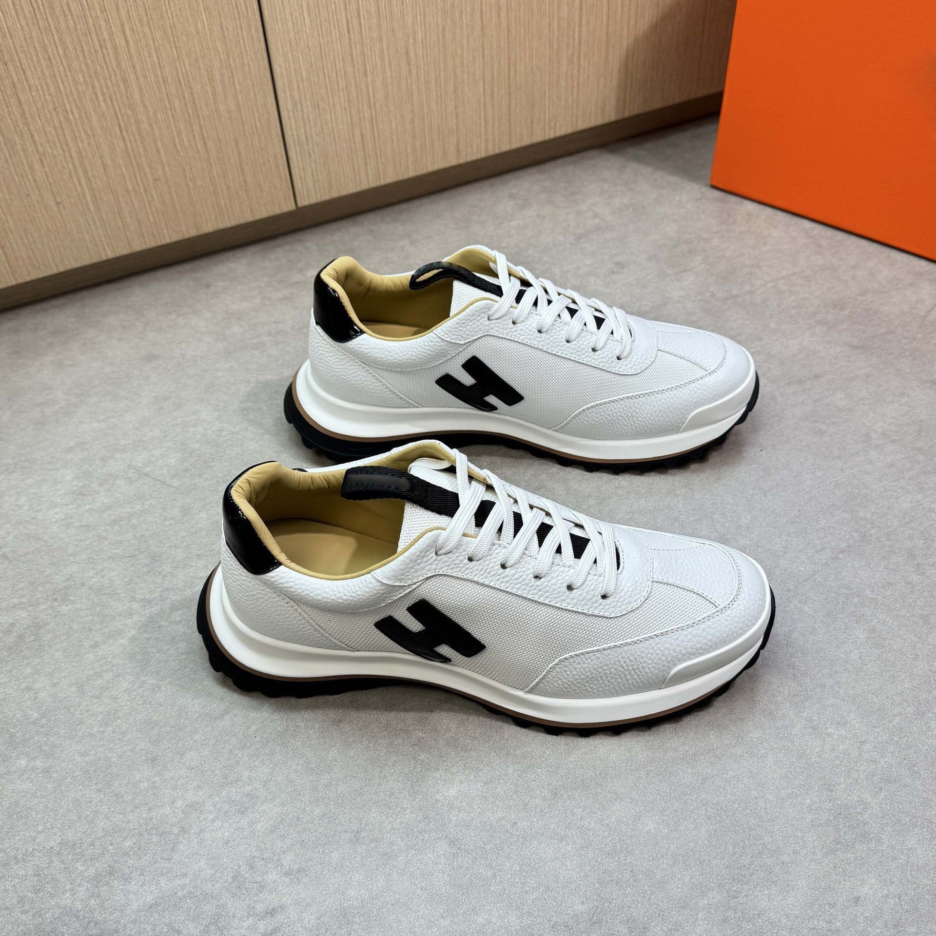 Damen Sportliche Lauf-Sneaker mit atmungsaktiver Mesh-Oberfläche und stoßdämpfendem Profil R&B