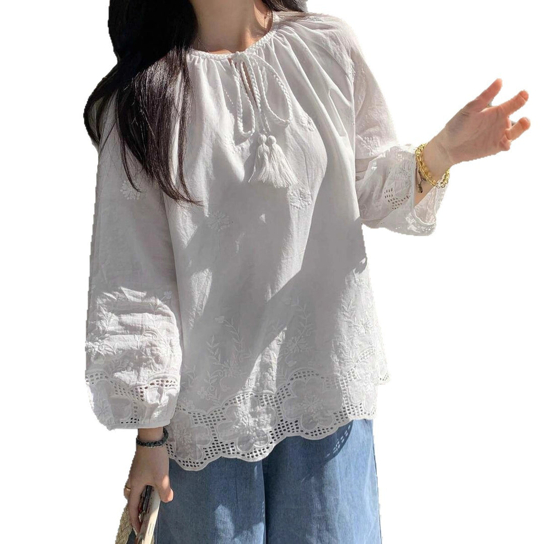 Damen zeitlose Bluse mit besticktem Spitzenbesatz und Bindeband R&B