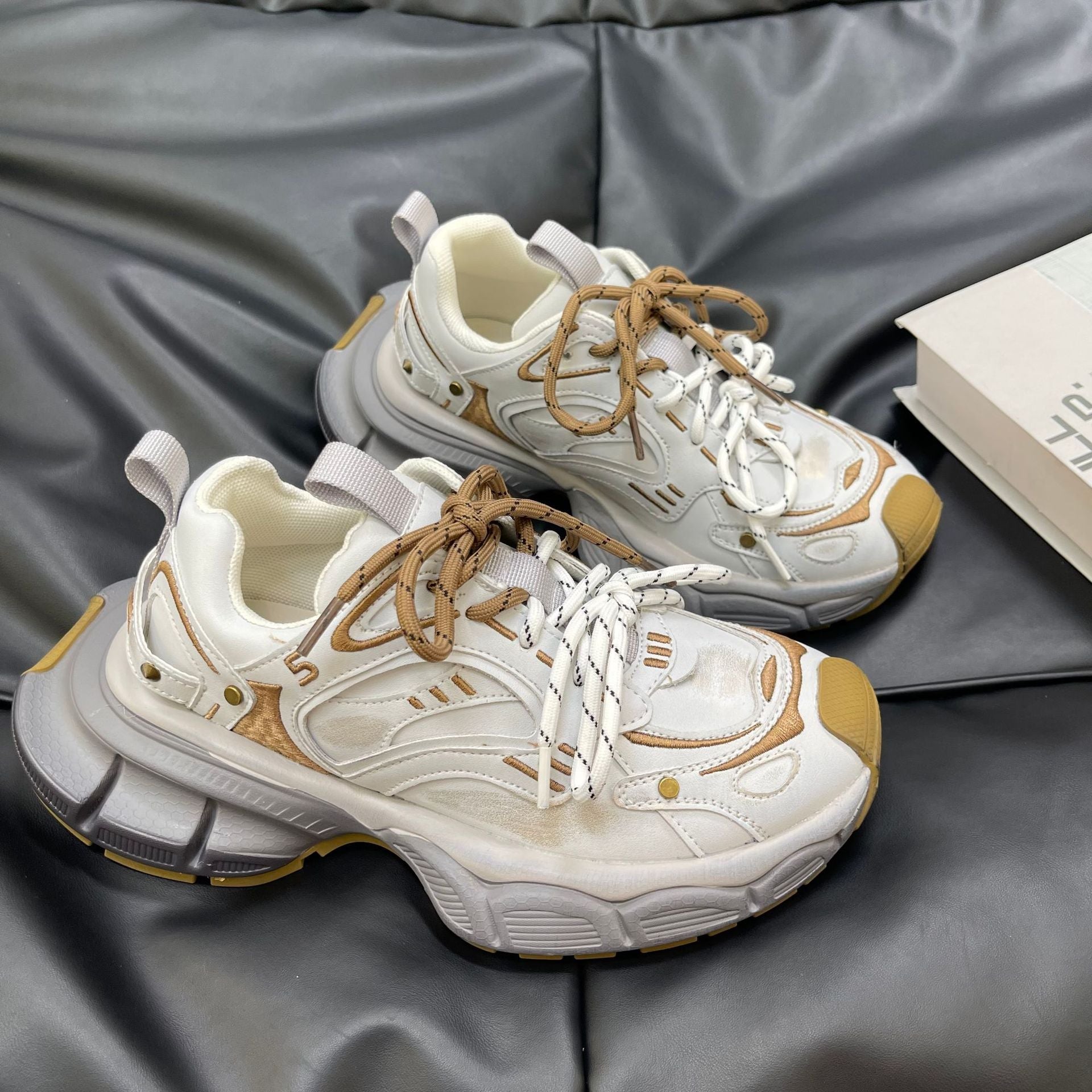 Damen Sportliche Sneakers mit innovativem Dämpfungssystem und modischem Design R&B