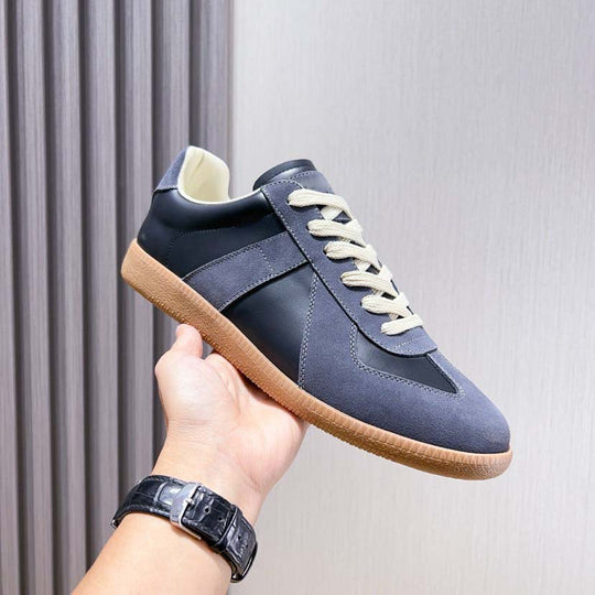 Damen modische Sneakers aus hochwertigem Wildleder mit sportlichem Akzent von R&B