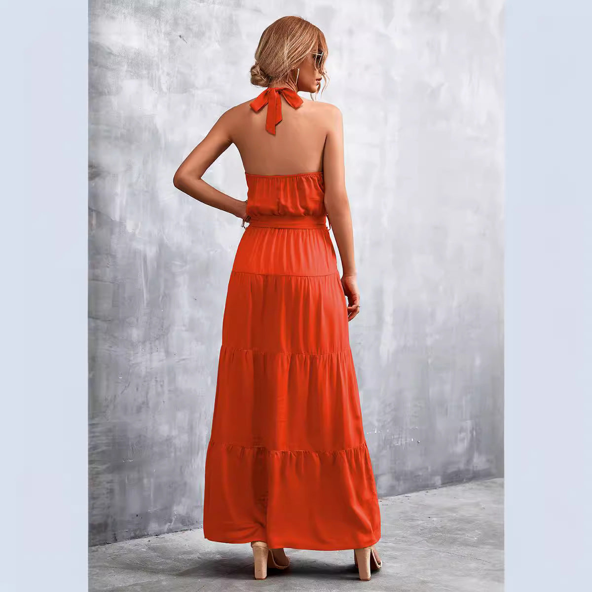 Damen Maxikleid mit schickem Halterdesign und fließendem Rock R&B