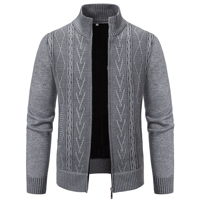 Herren Strickjacke mit modernem Zopfmuster und hohem Stehkragen R&B