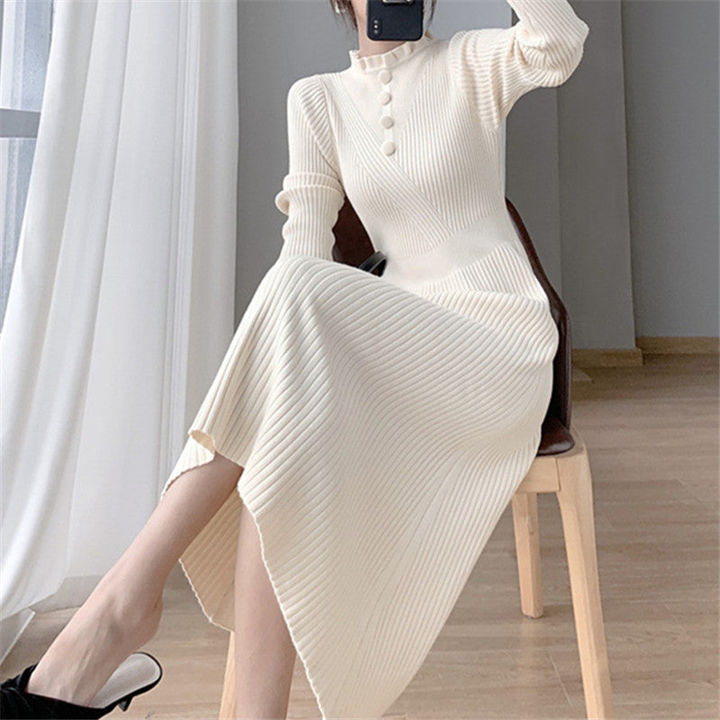 Damen Midi-Strickkleid mit hohem Kragen und Knopfdetails