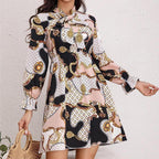 Damen Kurzärmeliges Kleid mit Bogenkragen und Bindegürtel R&B