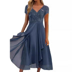 Damen Maxikleid mit elegantem Spitzeneinsatz und fließendem Rock R&B