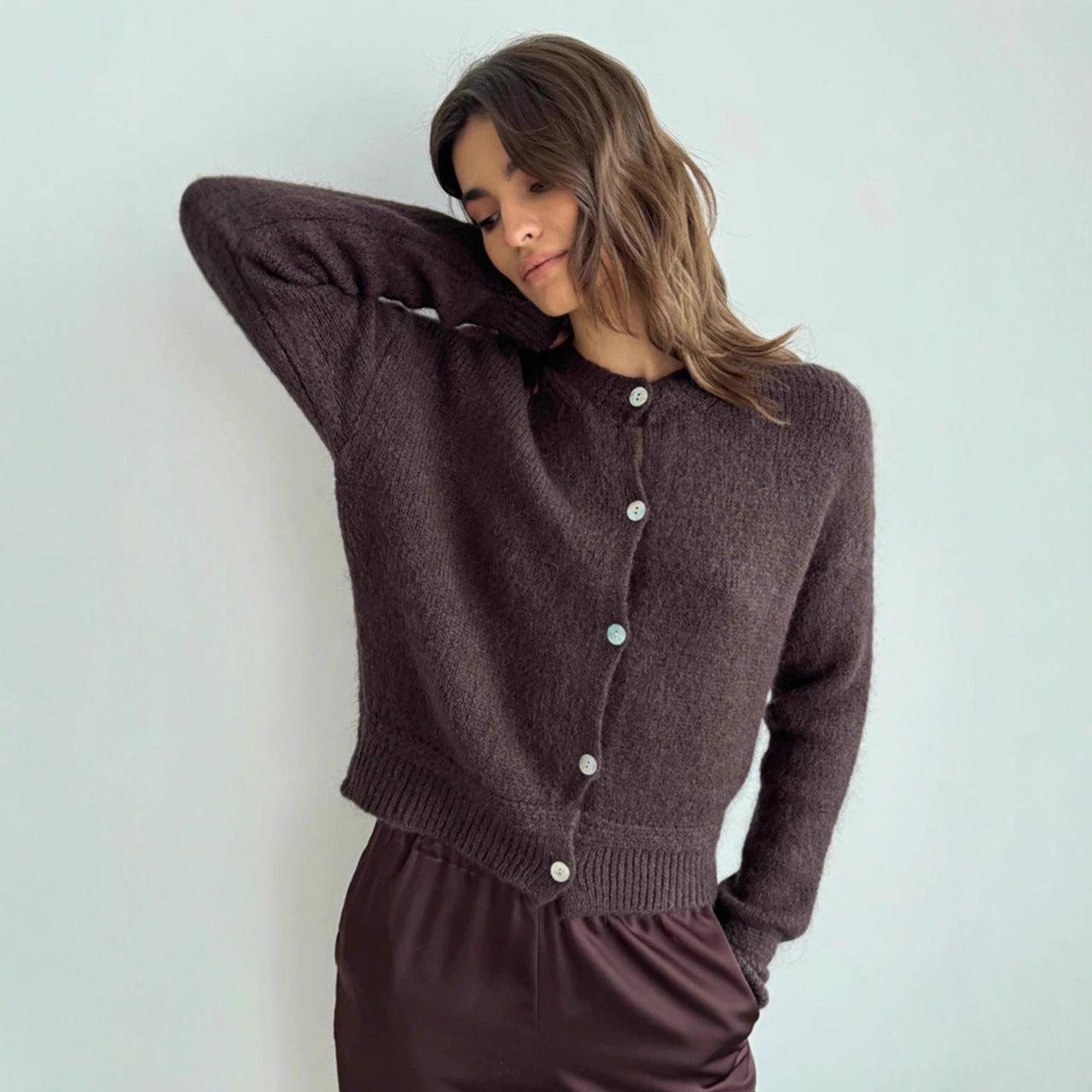 Damen kuschelige Strickjacke mit knöpfbarem Design und voluminösen Ärmeln R&B