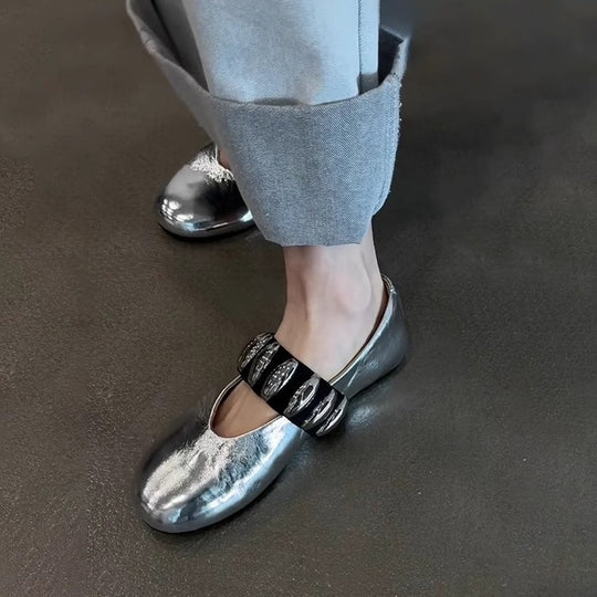 Damen komfortable Ballerinas mit glänzender Oberfläche und dekorativem Riemen R&B