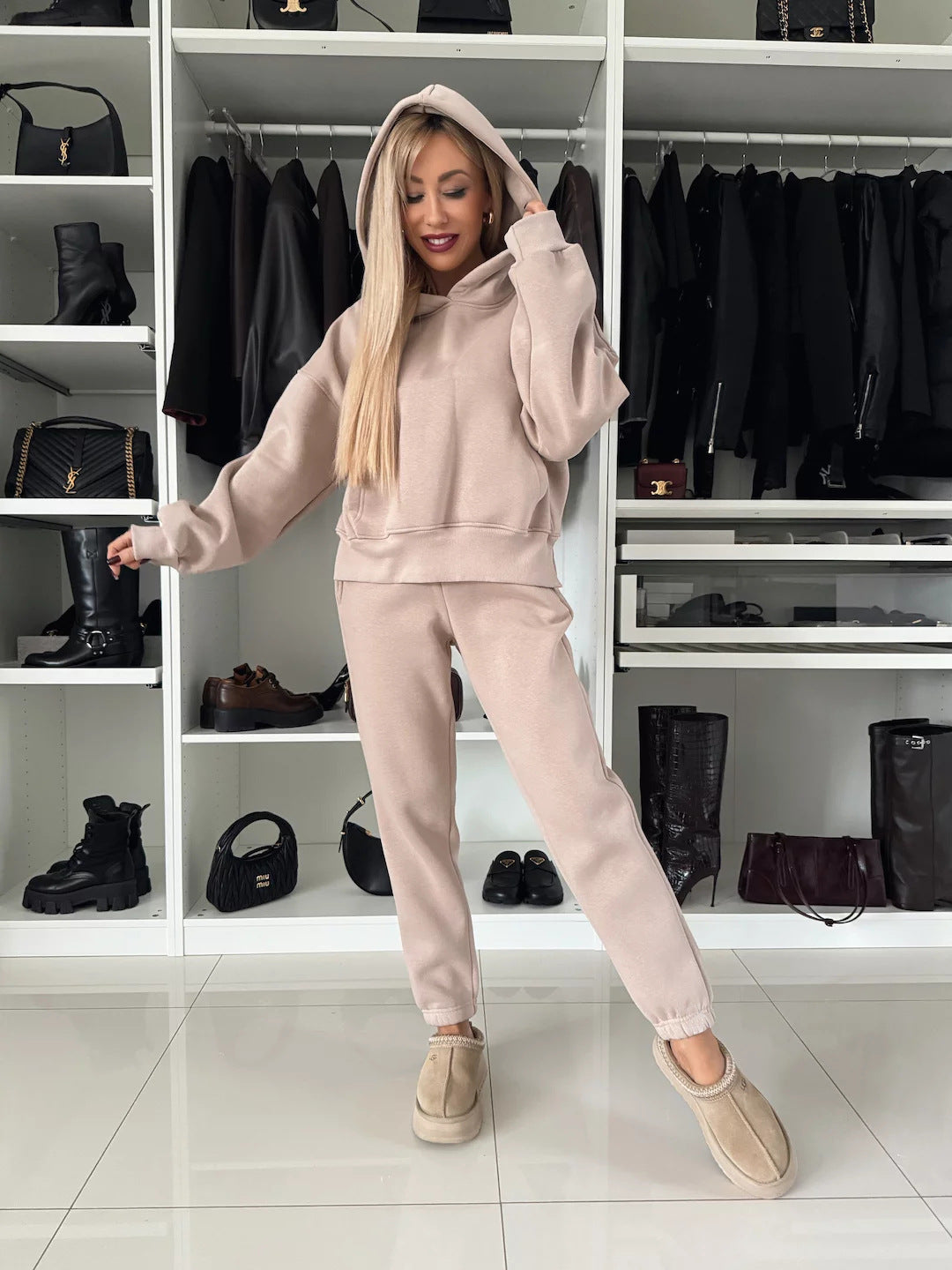 Damen Lässiges Sweatoutfit mit oversized Hoodie und bequemen Jogginghose R&B