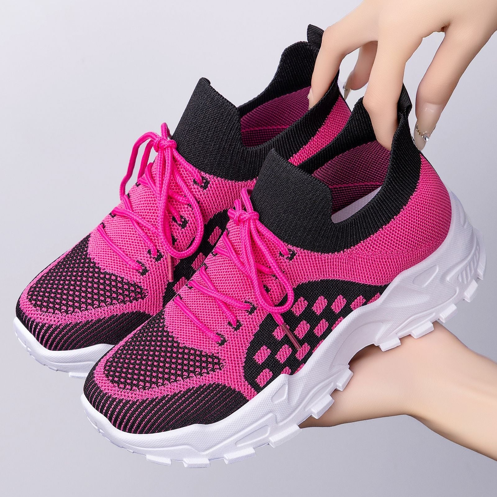 Damen Sportliche Sneaker mit atmungsaktivem und elastischem Obermaterial R&B